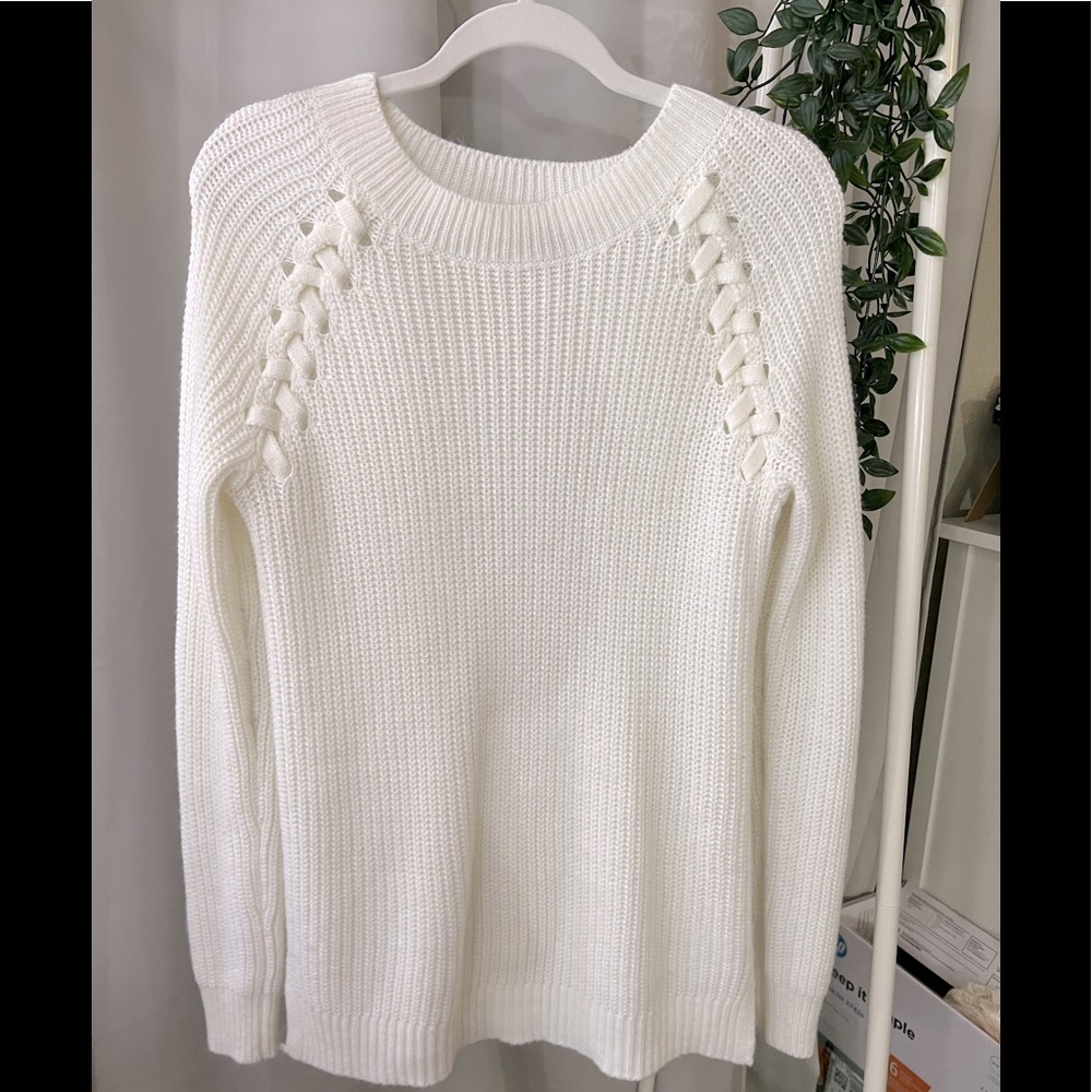 Ribbed Knit Side Weave Sweater